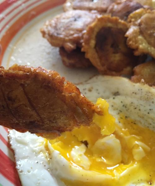 Patacon con huevo frito photo 6